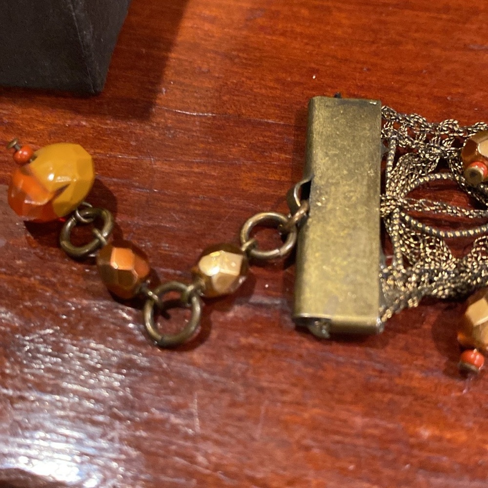 3/$10 David Aubrey Unique Bracelet. Antique Gold   Tone. - Picture 3 of 7